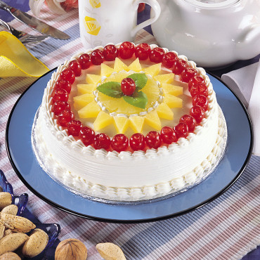 Delicate Pineapple Cream Cake