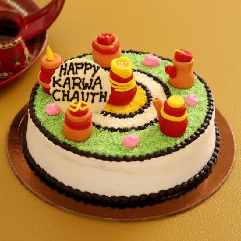 Order Happy Karwa Chauth Cake 1 Kg| Gift My Emotions