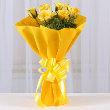 Enticing Yellow Roses Bouquet
