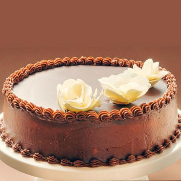 Flowery Chocolate Cream Cake