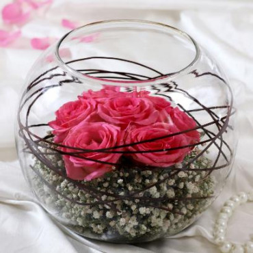 Lovely Pink Roses In Glass Vase