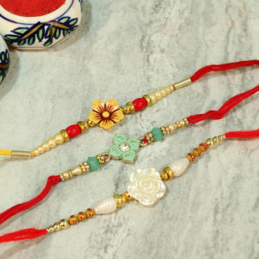 Mesmerizing Floral Rakhi Set