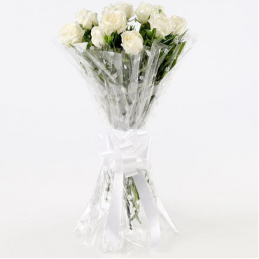Pure Elegance 12 White Roses Bunch
